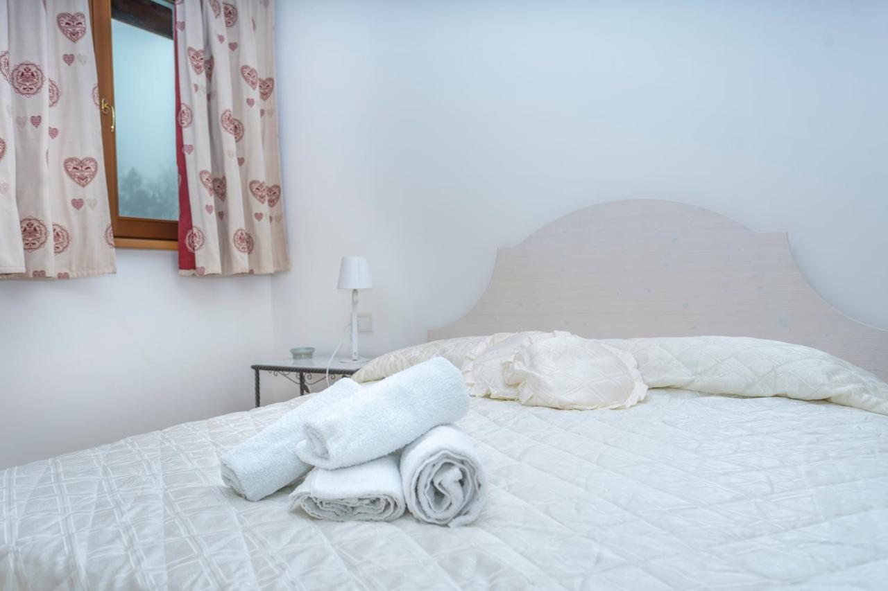 Golf View Apt With Parking And Mountain View! Apartman Tarvisio Kültér fotó