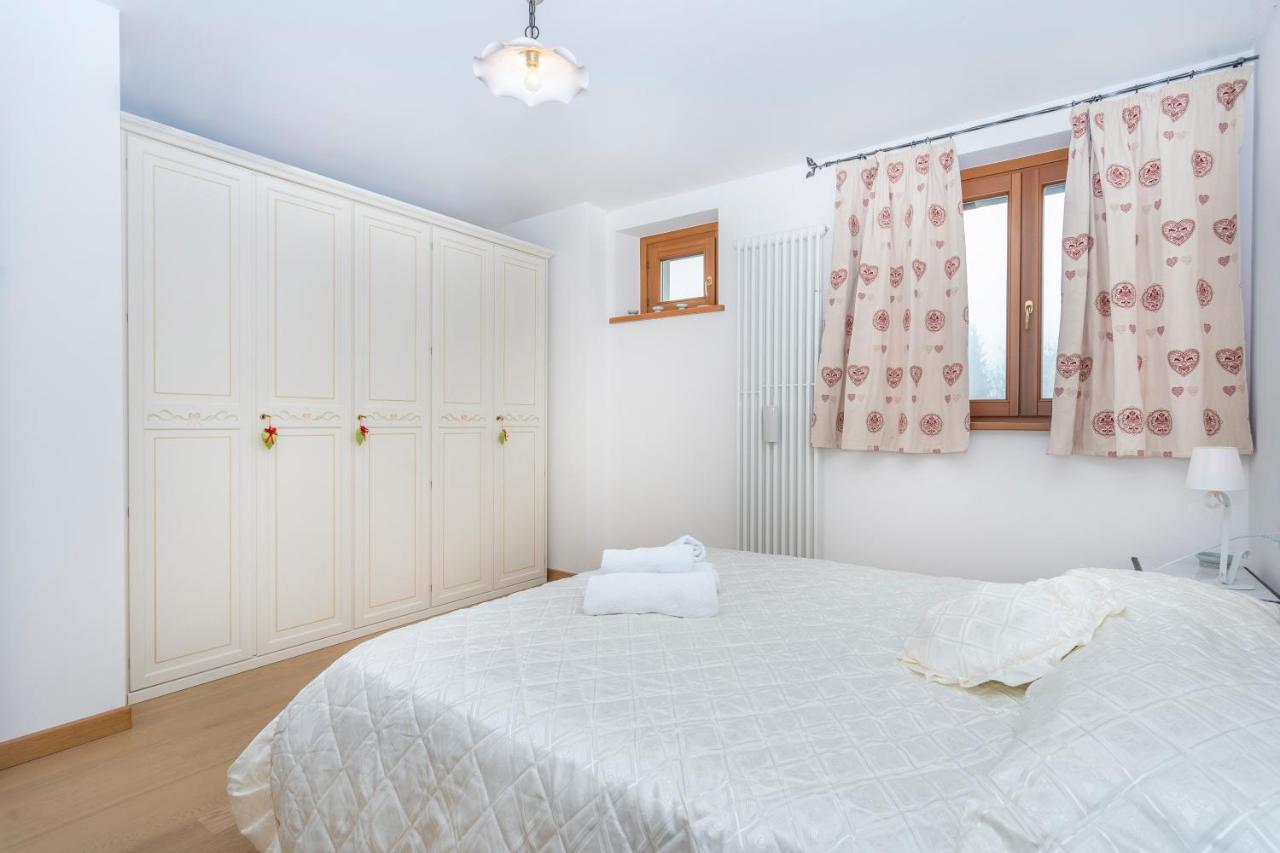Golf View Apt With Parking And Mountain View! Apartman Tarvisio Kültér fotó
