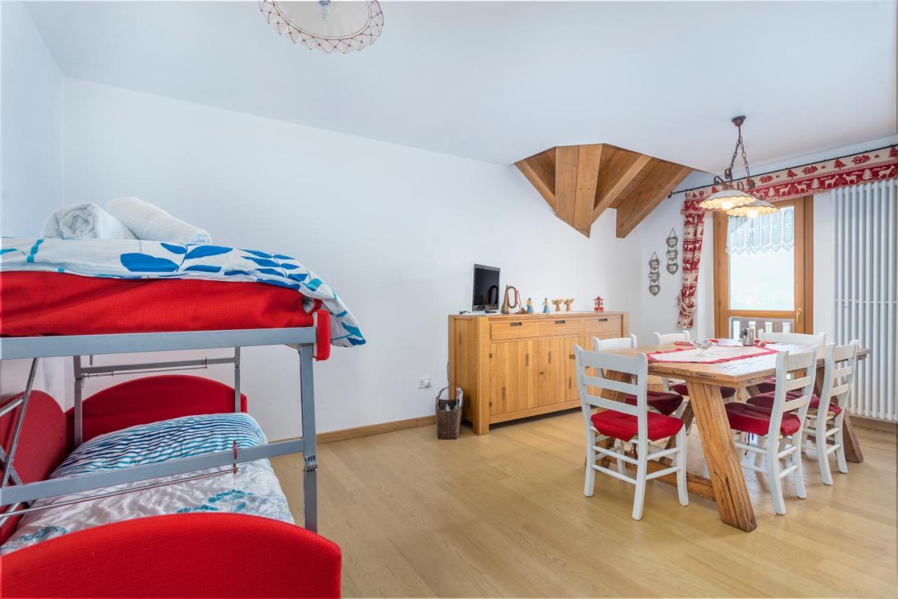 Golf View Apt With Parking And Mountain View! Apartman Tarvisio Kültér fotó