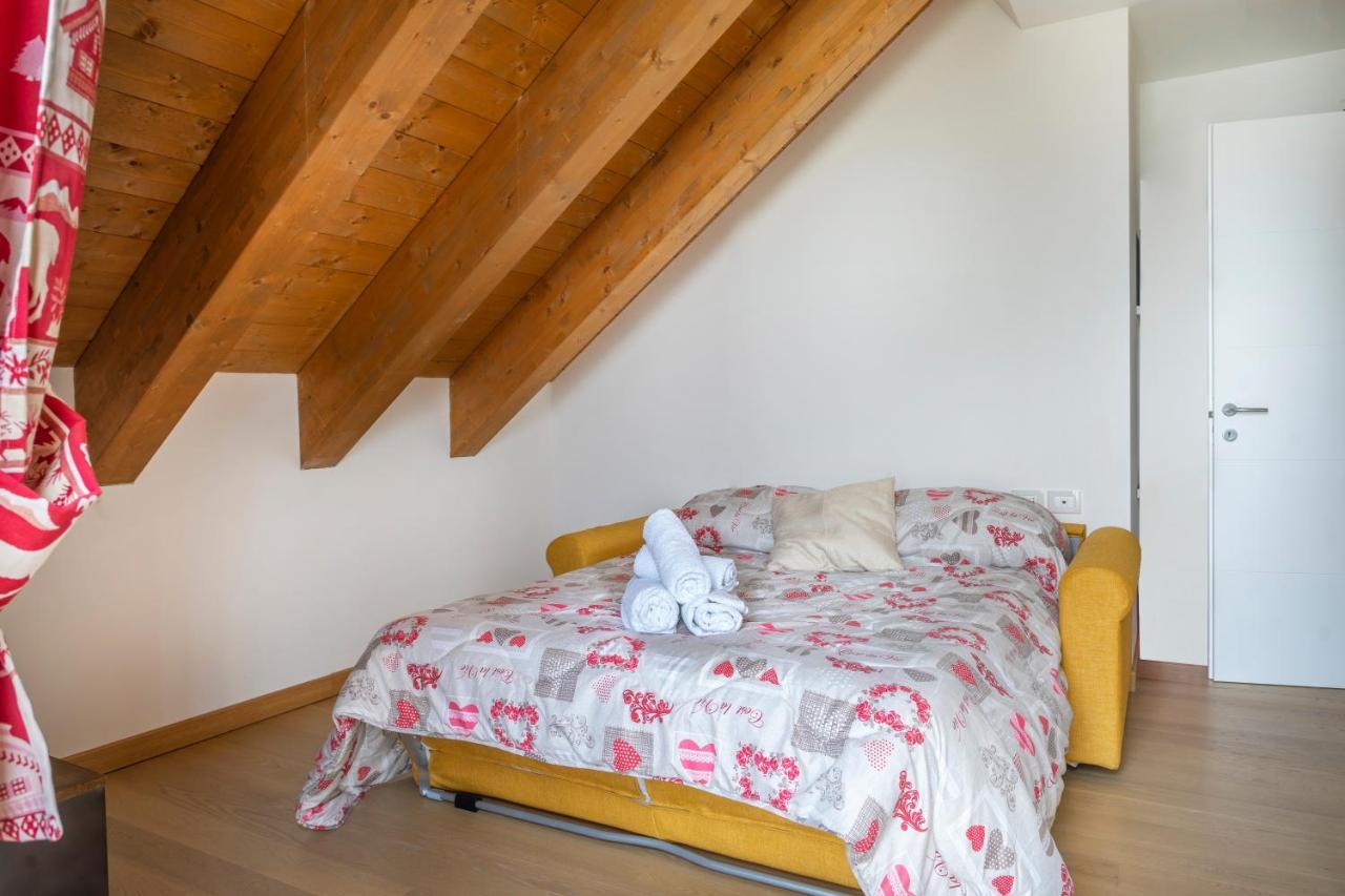 Golf View Apt With Parking And Mountain View! Apartman Tarvisio Kültér fotó