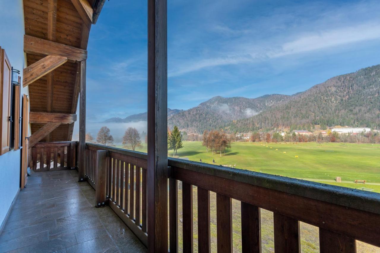 Golf View Apt With Parking And Mountain View! Apartman Tarvisio Kültér fotó